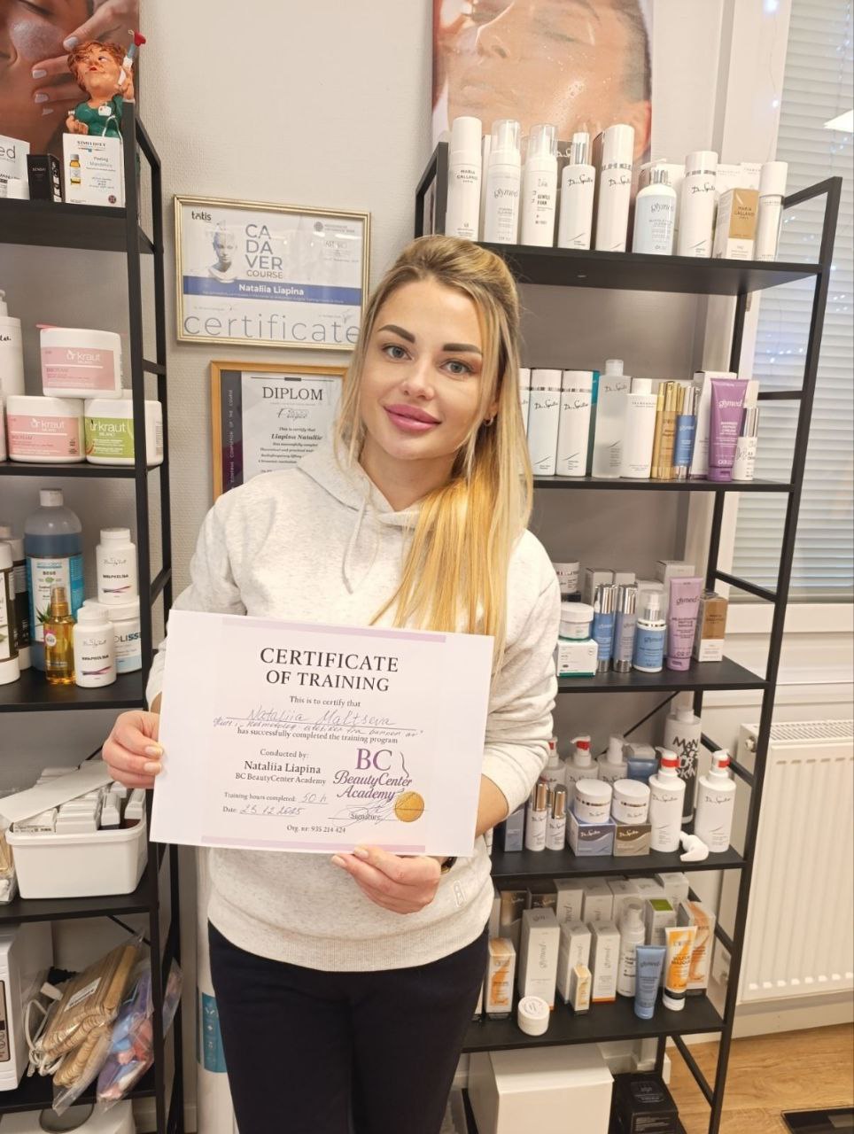 Praksis med ekte klienter i BeautyCenter Academy
